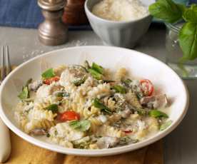 Pâtes au poulet, champignons et haricots verts