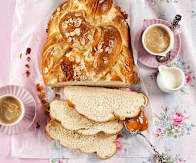 Gefüllter Vanillezopf