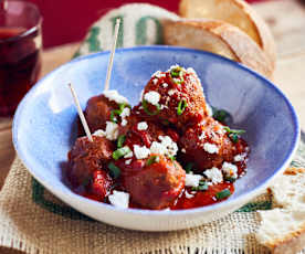 Albondigas mit feuriger Tomatensauce