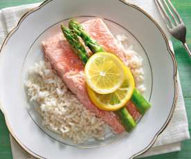 Salmone, asparagi e riso al Varoma