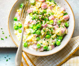 Coquillettes au jambon, petits pois et menthe