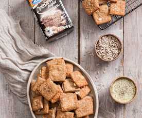 Razowe krakersy orkiszowe z parmezanem i słonecznikiem