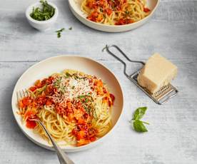 Spaghetti mit Landjäger-Bolognese