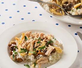 Ensalada de arroz, setas y bonito