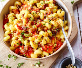 Cavatappi mit Cherry-Tomaten, Sultaninen und Ingwer