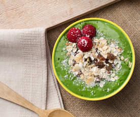 Smoothie bowl de espinacas y kiwi