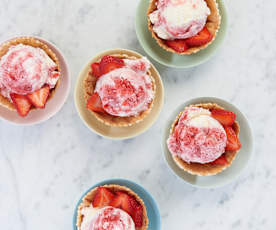 Strawberry Swirl Cheesecake Ice Cream