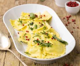 Ravioli al vapore ripieni di cacio e pepe