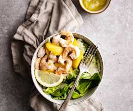 Salada de camarão e pêssego com vinagreta