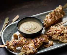 Pouletspiesse mit Erdnuss-Satay-Sauce