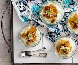 Kokosowo-limonkowy pudding ryżowy z karmelizowanym ananasem