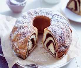 Scroll bundt cake