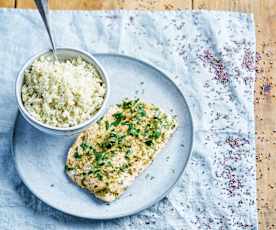 Salmão com arroz de coentros