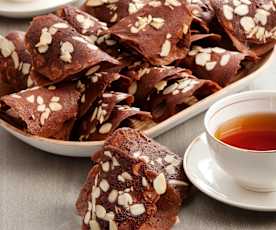 Tegole al cacao con mandorle