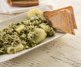 Pimientos y patatas con huevos revueltos