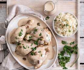 Kurczak w białym sosie z ryżem (ferkase)