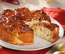 Brioche con frutas y pasas