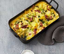 Kartoffel-Kürbis-Auflauf mit Wirsing und Cabanossi