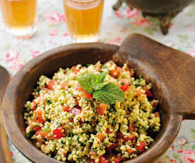 Tabule com tomate e hortelã