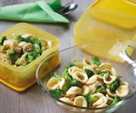 Orecchiette e broccoli alla marinara 