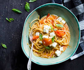 Pâtes complètes, sauce au basilic