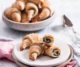 Rogaliki z ciasta ziemniaczanego ze szpinakiem