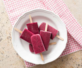 Frozen breakfast yoghurt pops