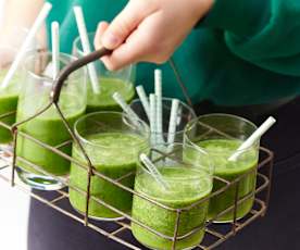 Green smoothie au kale, avocat et pomme