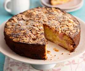 Gâteau à la rhubarbe, à l'orange et aux amandes