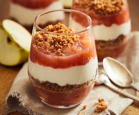 Apfel-Trifle mit Zimt-Crunch