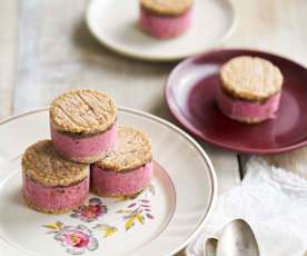 Sanduíche de gelado de cereja e banana