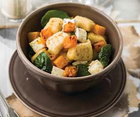 Gnocchi com abóbora e espinafres