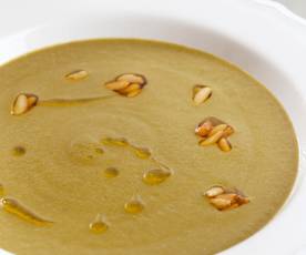 Crema de acelgas y piñones
