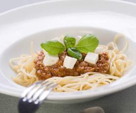 Tomatensauce mit roten Linsen und Rotwein