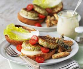 Hamburguesas de salmón y hierbas con fingers de calabacín