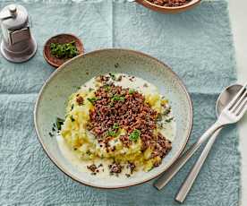 Kartoffel-Spitzkohl-Stampf mit Hack und Rahmsauce