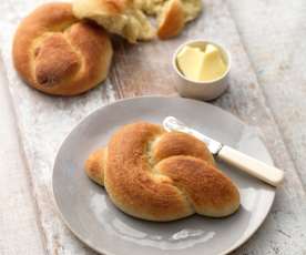 Cheese and Basil Knots