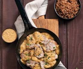 Polędwiczki wieprzowe w sosie cebulowym