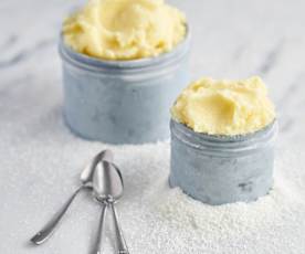 Sorvete de ananás e coco