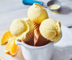 Orangen-Sahne-Eis mit Safran