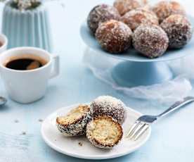 Veganské kokosové mini koblihy s pomerančovou posypkou