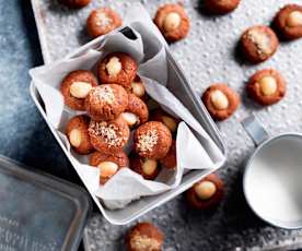 Apricot macadamia biscuits