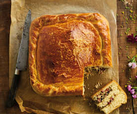 Folar de frango e enchidos