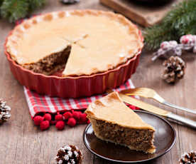 Pie z kiszoną kapustą i mięsem