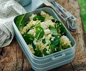 Hähnchen-Spinat-Salat mit Bulgur