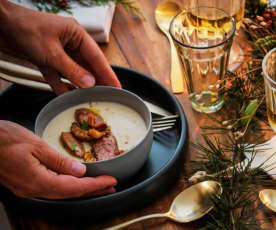 Velouté de chou-fleur et foie gras poêlé