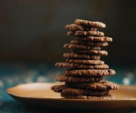 Bolachas de chocolate e amendoim