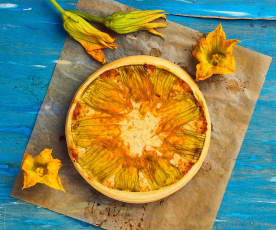 Crostata con fiori di zucca