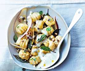 Gnocchis aux poires, noix de pécan et gorgonzola