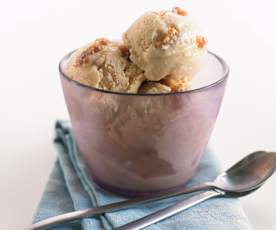 Gelado de caramelo com crocante